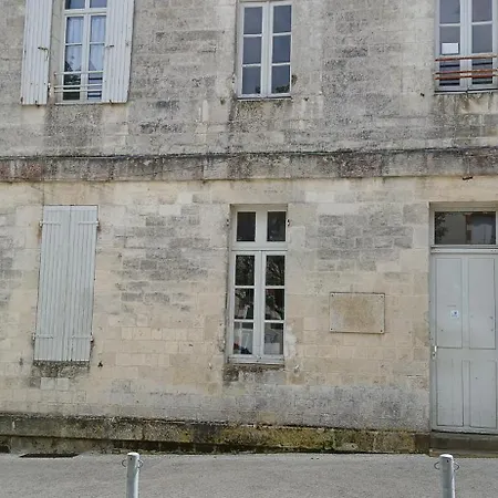 T1 Classé 2 étoiles Proximité Des Termes Et Du Port *